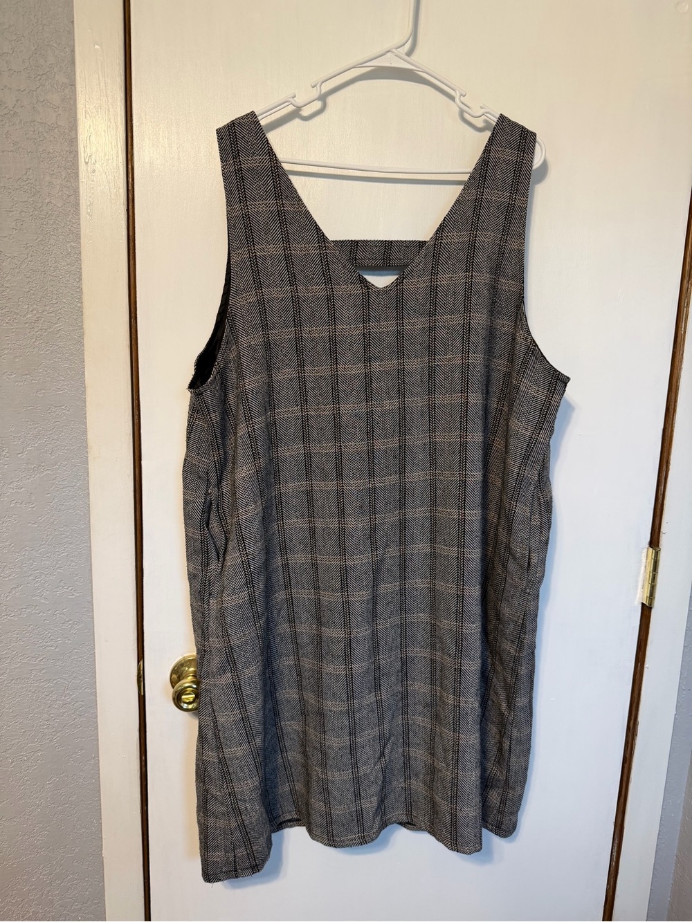 IModa Gray Plaid Sleeveless Midi Dress